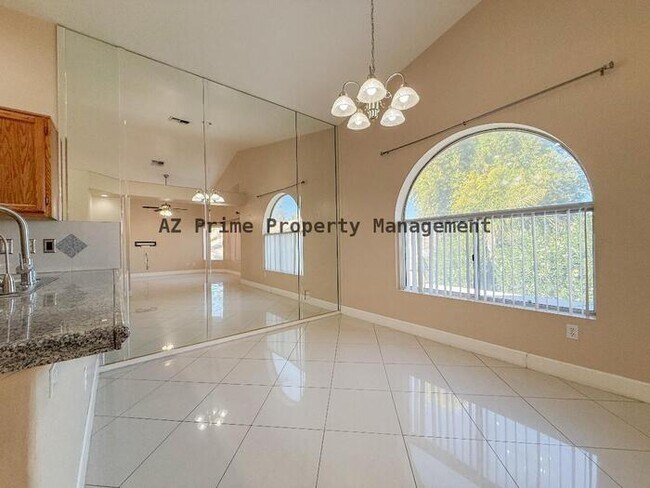 Building Photo - 4642 E Towne Ln