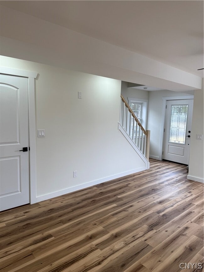 Building Photo - 6996 Lakeshore Rd