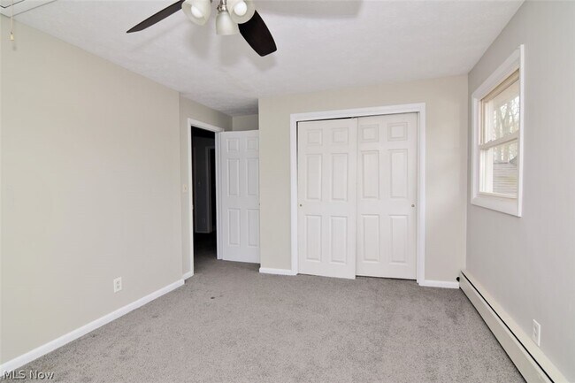 Building Photo - 381 Hickory Hill Rd