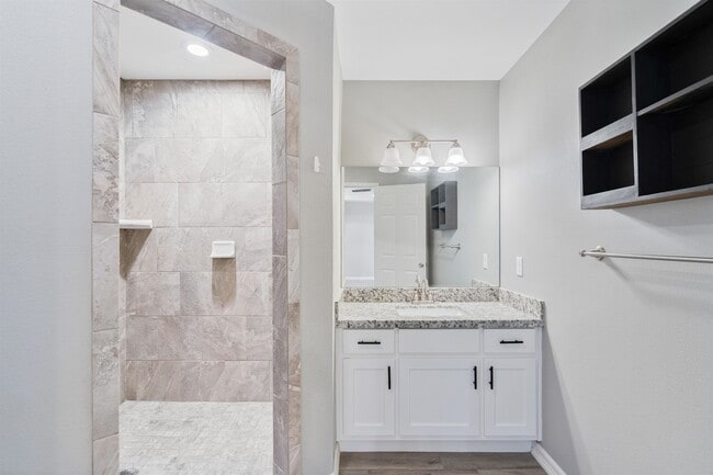 Building Photo - 1020 Tesoro Pass