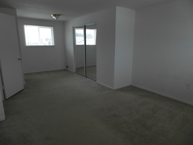 Building Photo - 3 Bedroom, 1.5 Bath, Townhouse in Oscoda v...