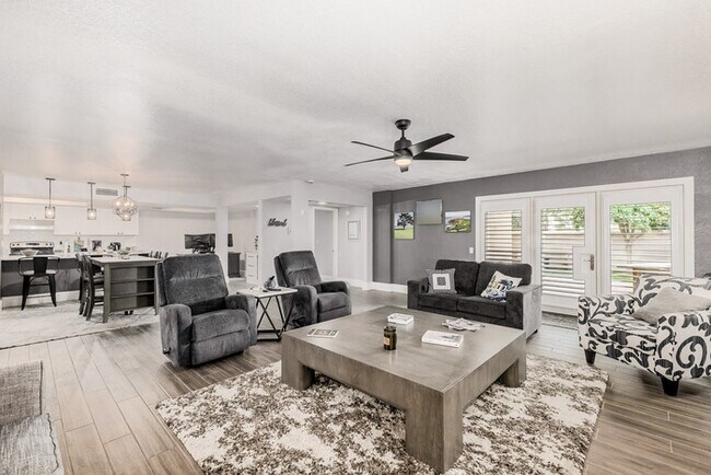 Building Photo - Total remodel in Santa Fe in McCormick Ranch