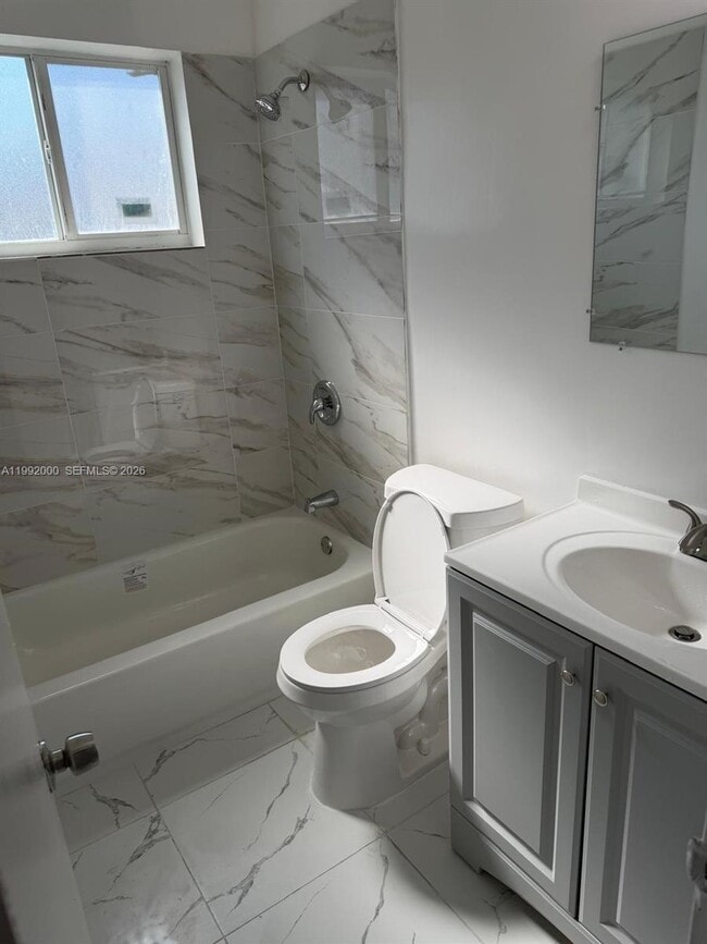 Building Photo - 16700 NE 22nd Ave