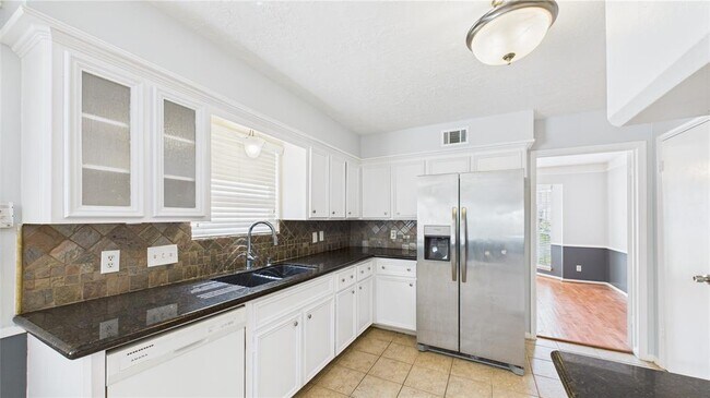 Building Photo - 1107 Verret Ln