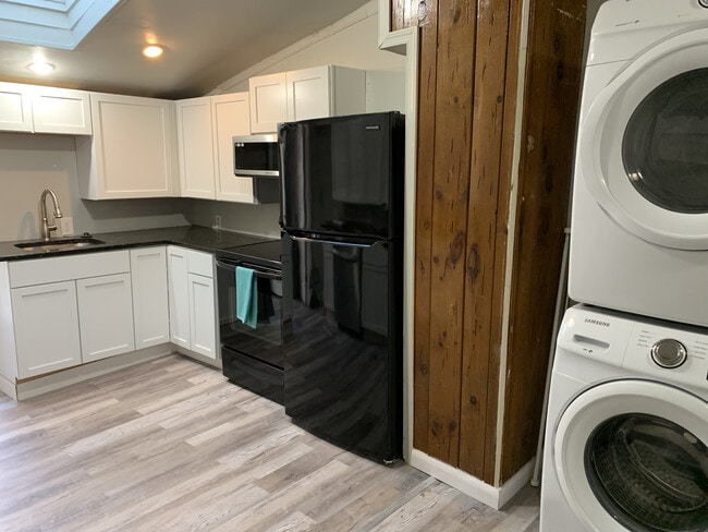 kitchen - 334 W 29th St