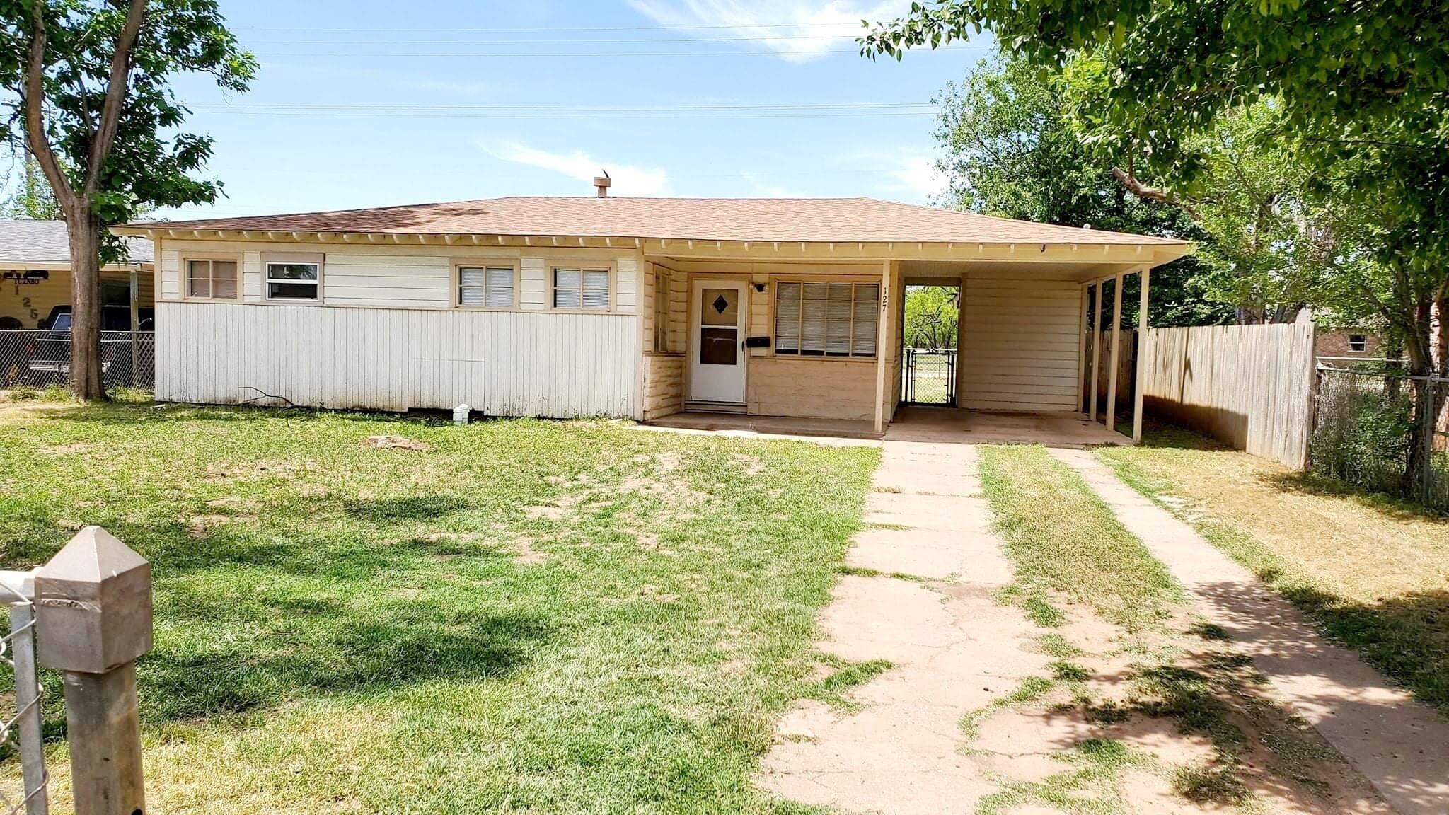 Building Photo - 127 20th Plz