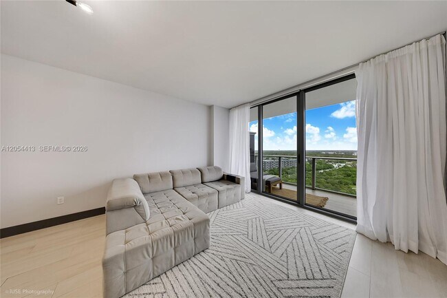 Building Photo - 16385 Biscayne Blvd