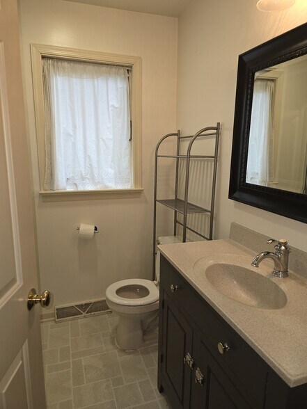 1st floor bath - 176 Primrose Dr