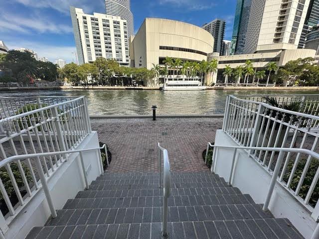 Building Photo - 41 SE 5th St