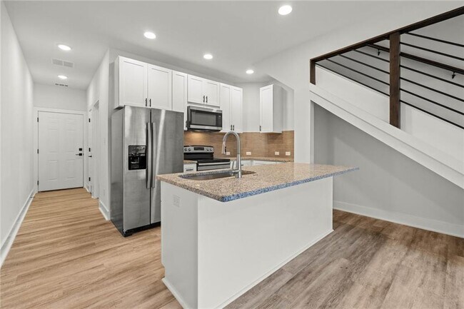 Building Photo - 21201 Portsmouth Cove
