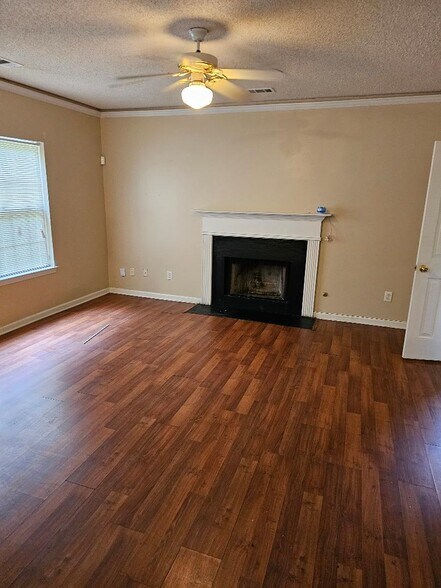 Family Room - 2931 Ward Lake Way