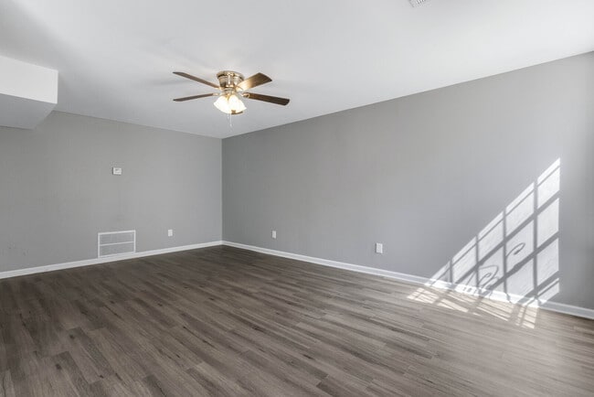 Building Photo - 2060 Nettie Ct