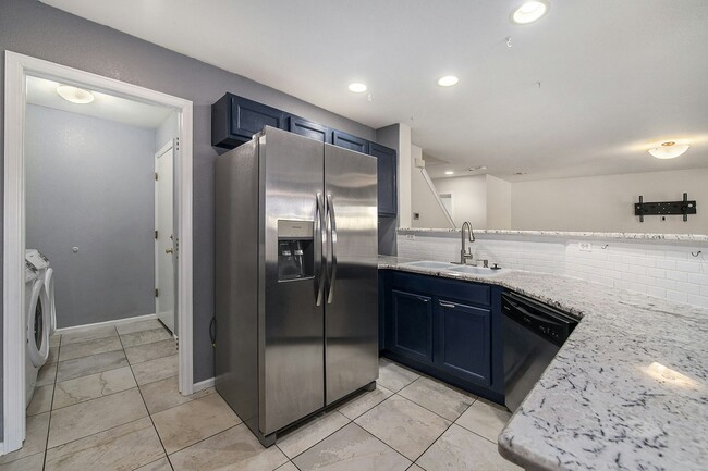 Building Photo - 3950 Celtic Ln