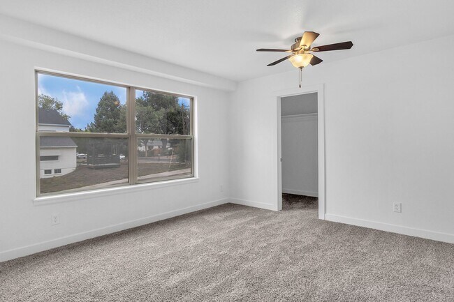 Building Photo - Currently getting renovated three-bedroom ...