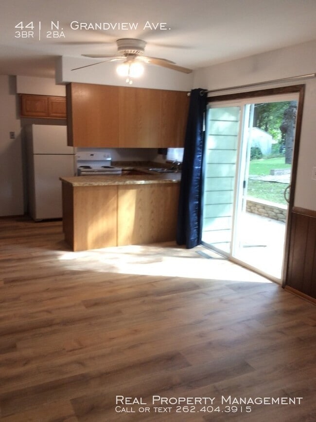 Building Photo - 3 Bedroom 1.5 Bathroom Updated Side by Side!