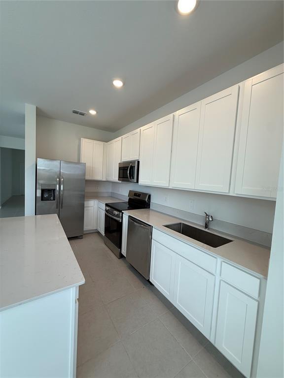 Building Photo - 3066 Chantilly Dr