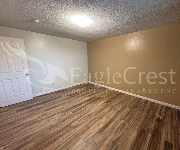 Building Photo - 1816 Evergreen St