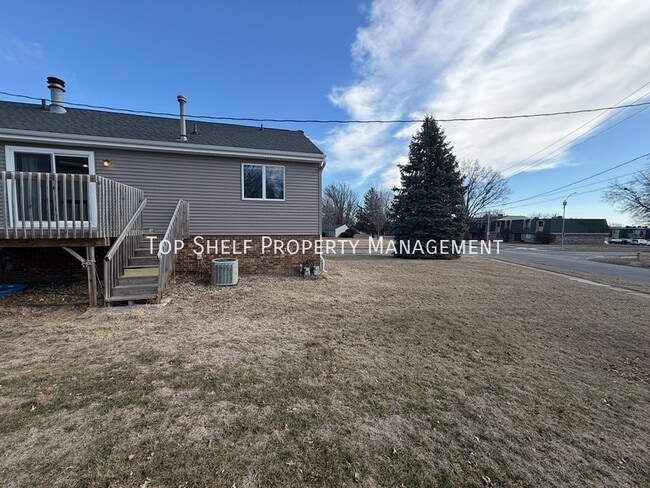 Building Photo - 2616 Beverly Dr