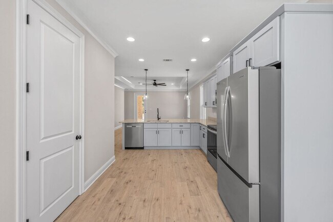 Building Photo - New All Brick 4 Bedroom in Niceville!