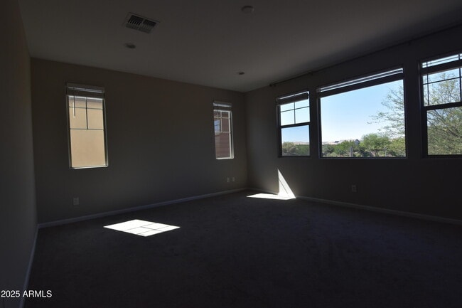Building Photo - 250 E Wisteria Dr