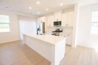Building Photo - Brand New Construction - Pristine, Bright NW Townhome!