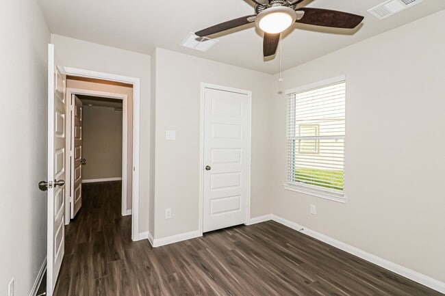 Building Photo - 5127 Shelby Katherine Dr
