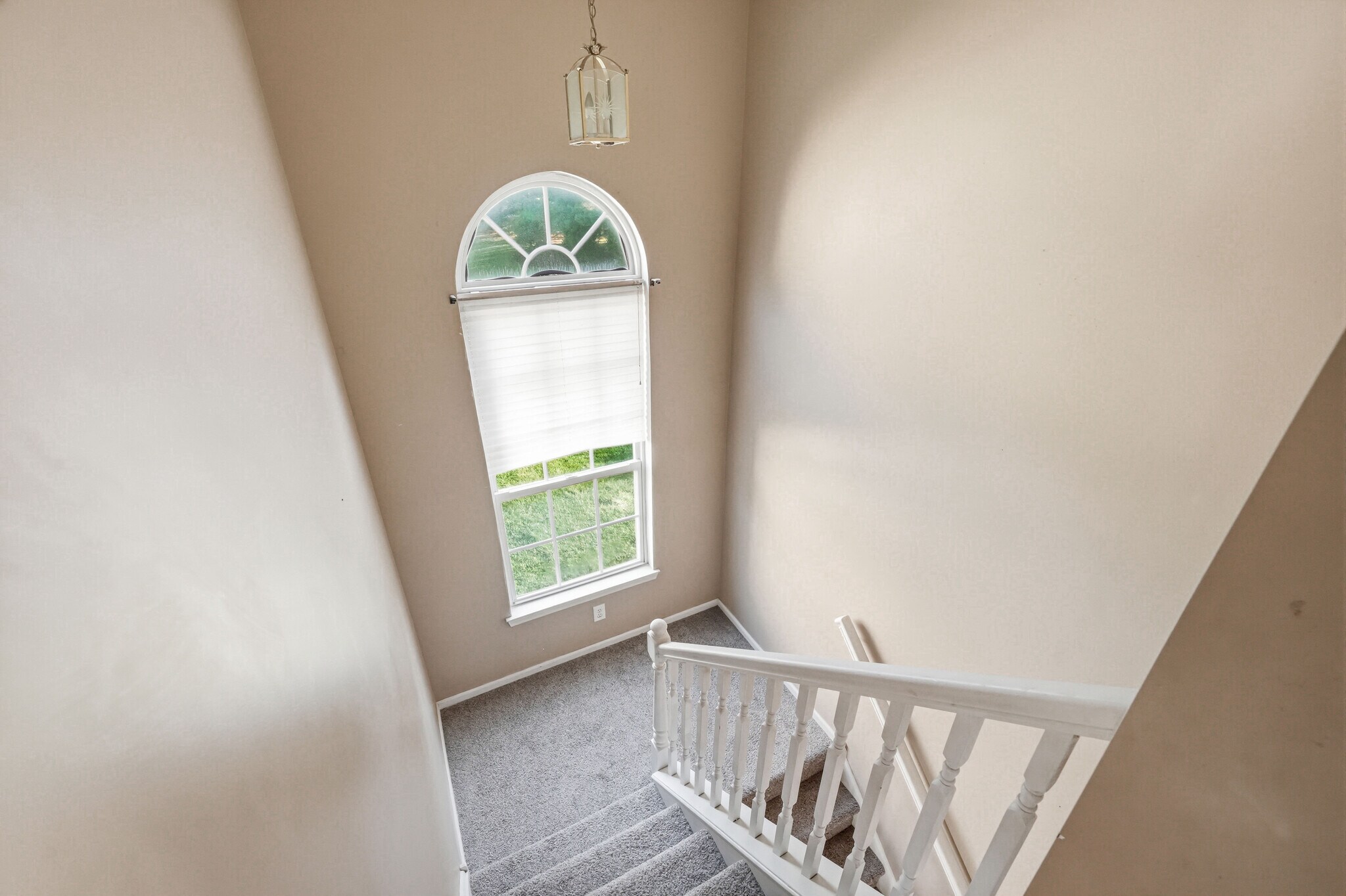 Building Photo - 327 Allens Ln