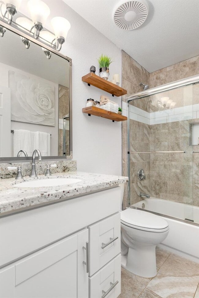 Building Photo - Updated 3 bedroom home in Ridgepoint Area