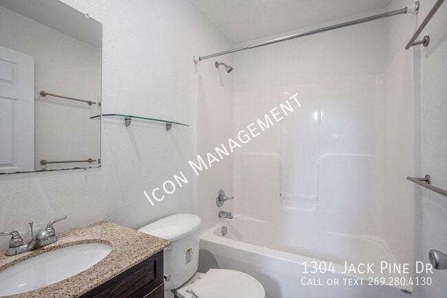 Building Photo - 1304 Jack Pine Way