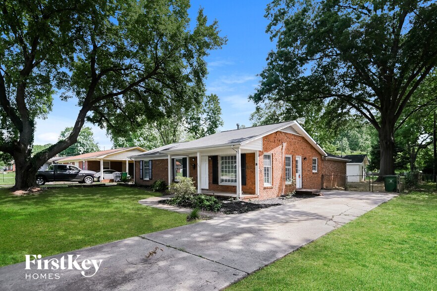 Building Photo - 901 Vickery Dr