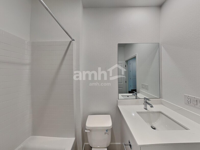 Building Photo - 9537 Harkes Dr