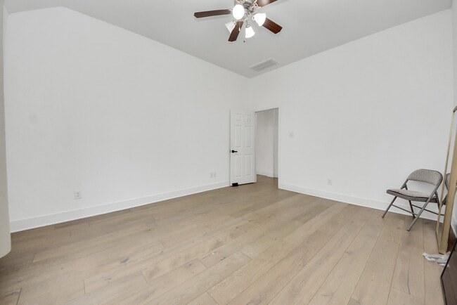 Building Photo - 2311 Canfield St