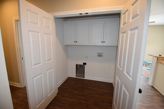 Building Photo - Harrison 315-319