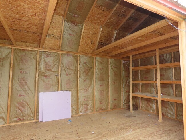 Building Photo - Spacious 4-Bedroom Home in Whitehouse ISD – Pet-Friendly with Large Fenced Yard! Bonus: Lawncare ...