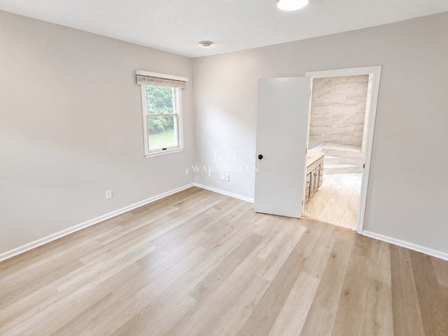 Building Photo - 302 N Pershing Ave