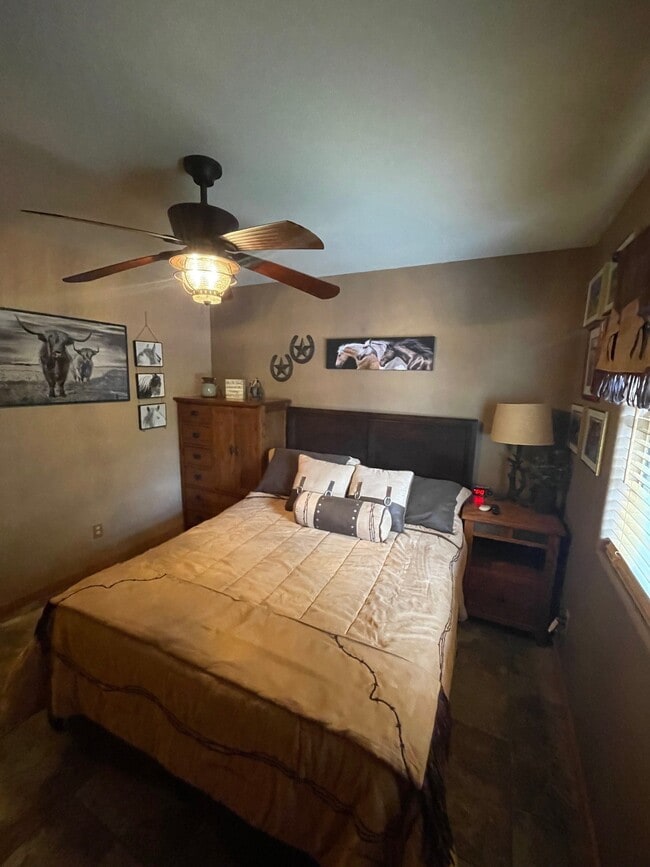 Building Photo - 4350 N Agua Fria Dr