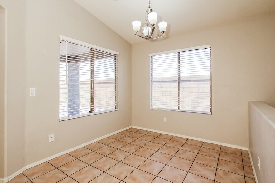 Building Photo - 802 S 126th Ave