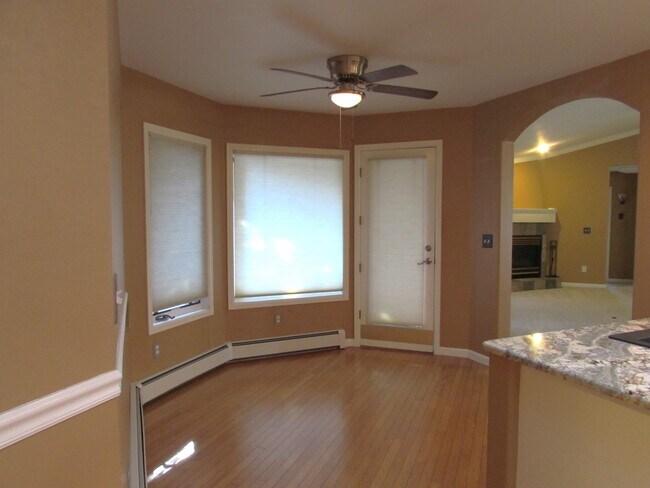 Building Photo - 2677 Cambridge Dr