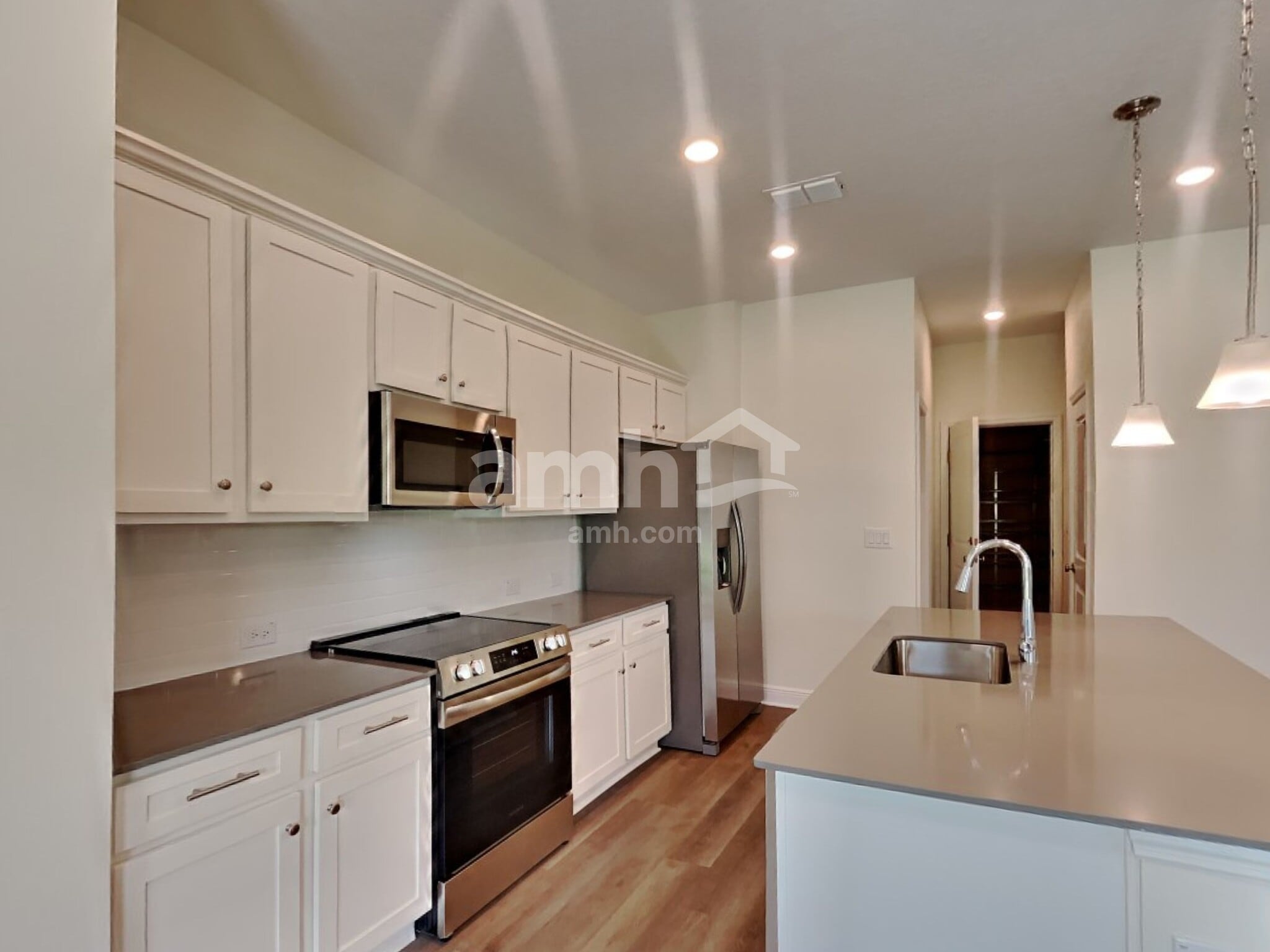 Building Photo - 27165 St Andrews Ave