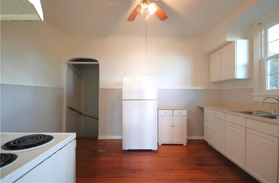 Building Photo - 2666 Clover St