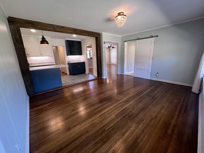 Building Photo - 129 Fernhill Ave