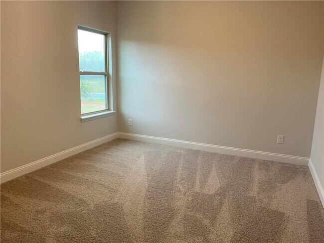 Building Photo - 112 Hidden Pines Cir