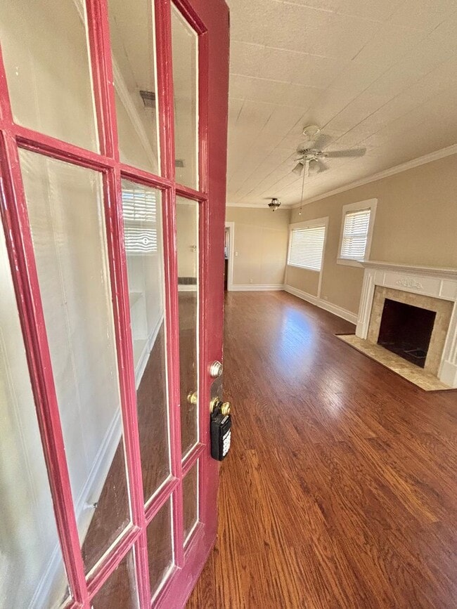 Building Photo - NOW AVAILABLE - Charming Home + Tons of Sp...