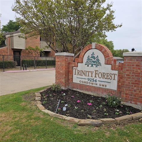 Building Photo - 9254 Forest Ln