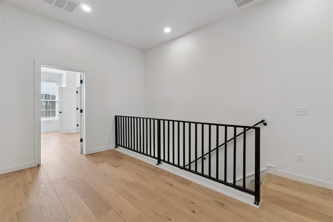 Building Photo - 18821 Selah Wy