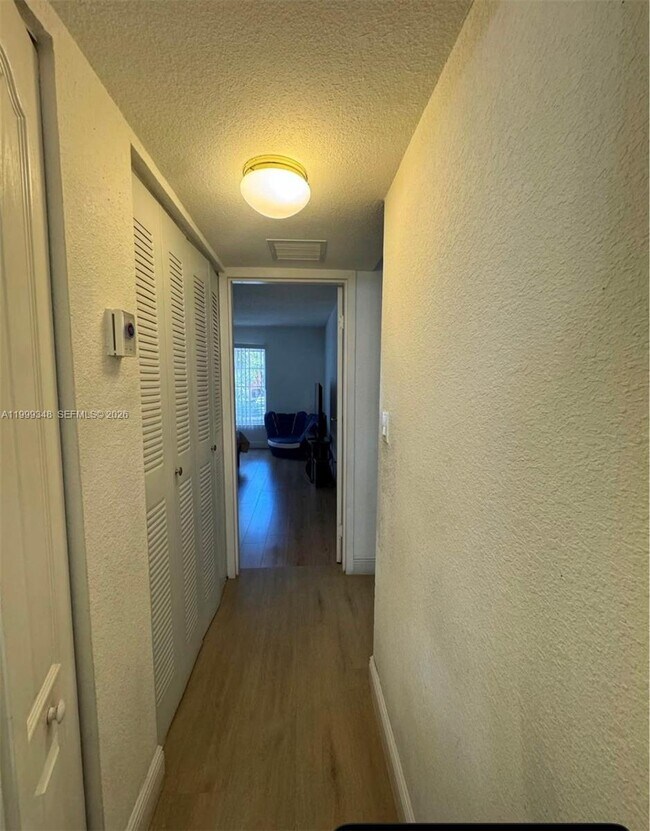 Building Photo - 5201 Geneva Ct