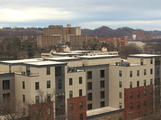 Building Photo - 1700 Clinch Ave