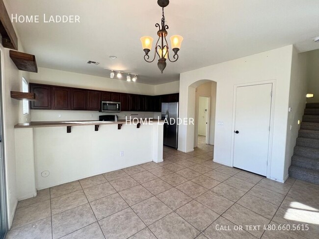 Building Photo - Beautiful Two Story - 3 Bed, 2.5 Bath San ...