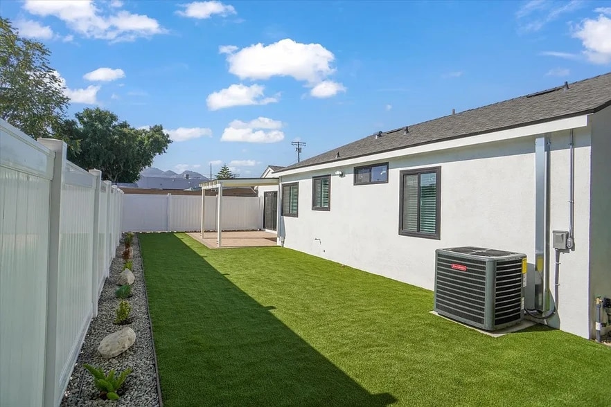 Building Photo - 21330 Lemarsh St