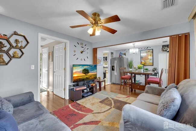 Building Photo - 89 Doe Ct